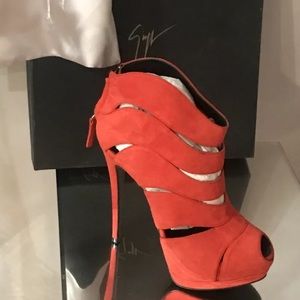 Guissepe Zanotti 37.5
